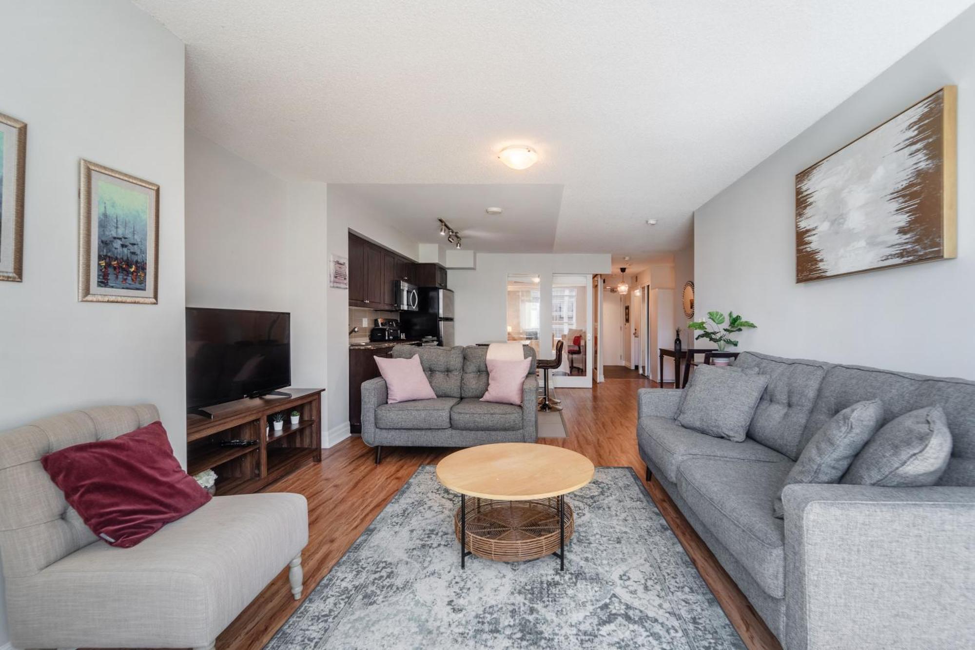 Spacious 2 Bedroom Plus Den, 2 Bath, Sleeps 5 With Balcony And Lakeview Downtown Toronto Condo Εξωτερικό φωτογραφία